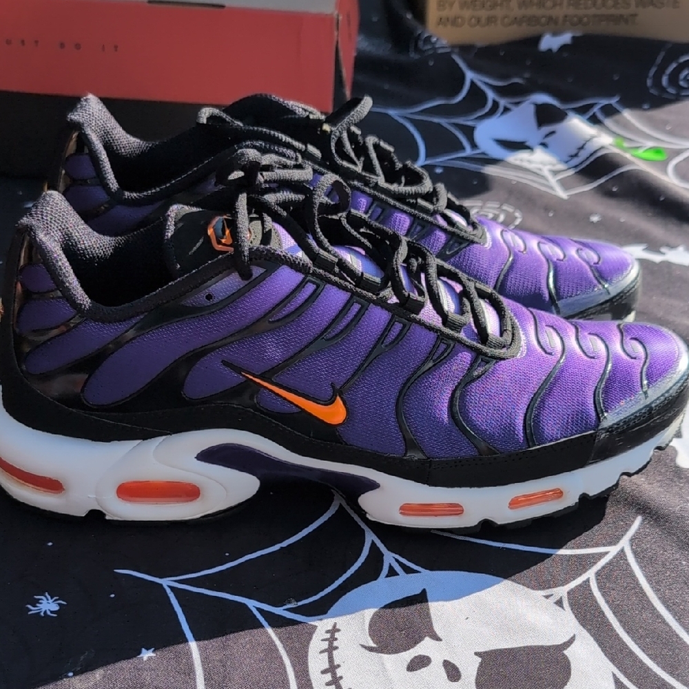 Nike Black and Purple Sneakers Air Max